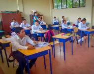 Foto de un aula de clases, en una institución educativa en la Amazonía.