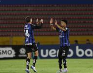 Mateo Carabajal celebra su gol con Patrik Mercado ante Vasco Da Gama por el partido de ida de los playoffs de la Copa Sudamericana