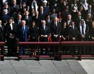 Imagen del presidente estadounidense Donald Trump, su esposa Melania Trump, el presidente estonio Alar Karis, los reyes de España Felipe VI y Letizia, el presidente Daniel Noboa y Khaled bin Mohamed bin Zayed, príncipe heredero de Abu Dabi, en el funeral del papa Francisco.