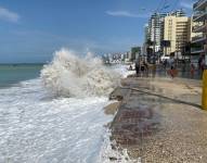Imagen de oleaje en una playa de Ecuador.