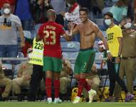 El delantero portugués celebra tras anotar su tanto.
