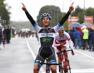 El corredor italiano le da la segunda victoria a su equipo en esta 'Corsa Rosa' al imponerse en un sprint