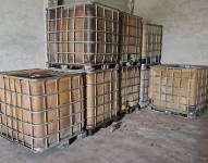 Cisternas en el centro de acopio de combustible.