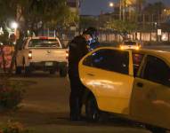 Imagen del taxi que fue usado para un secuestro exprés en el norte de Guayaquil.