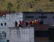 Imagen de presos de la cárcel de Turi, Cuenca, en un motín, el 30 de agosto del 2023.