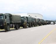 Quito, lunes 13 de octubre del 2025. El convoy militar en Tababela antes de su salida a Ibarra.