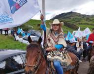 Annie Muñoz durante la campaña electoral de las elecciones presidenciales 2025.