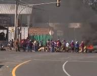 Cierre de vías en Cayambe.