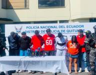 Imagen de un grupo de detenidos en Quitumbe, sur de Quito.