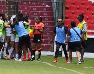 Liga recibió a Dragonas IDV en el estadio Rodrigo Paz Delgado por el campeonato nacional de fútbol femenino de la Superliga Femenina.