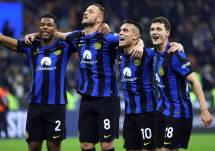Jugadores del Inter de Milán celebrando el triunfo.