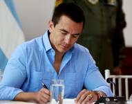 Imagen de Daniel Noboa en una reunión de gabinete ministerial en Guayaquil, el 10 de julio de 2025.