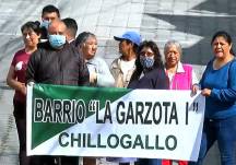 Los vecinos de Chillogallo durante una manifestación en contra de la inseguridad.