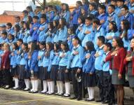 Cuenca,Ecuador 2 de septiembre de 2024.La mañana de hoy con una ligera llovisna estudiantes de la Unidad Educativa Otto Arosemena Gomez, inauguracion del Año Lectivo, regimen Sierra y Amazonía, 2024-2025. foto Boris Romoleroux/API.