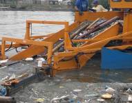 El cabildo de Guayaquil tiene identificadas las zonas desde donde se arroja más basura a los esteros en Guayaquil. Foto: Archivo / Referencial