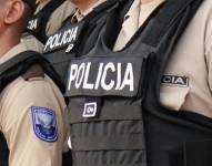 Imagen de policías durante un evento de entrega de chalecos antibalas en Guayaquil, en 2024.