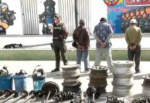 Detenidos por asalto a mecánica.