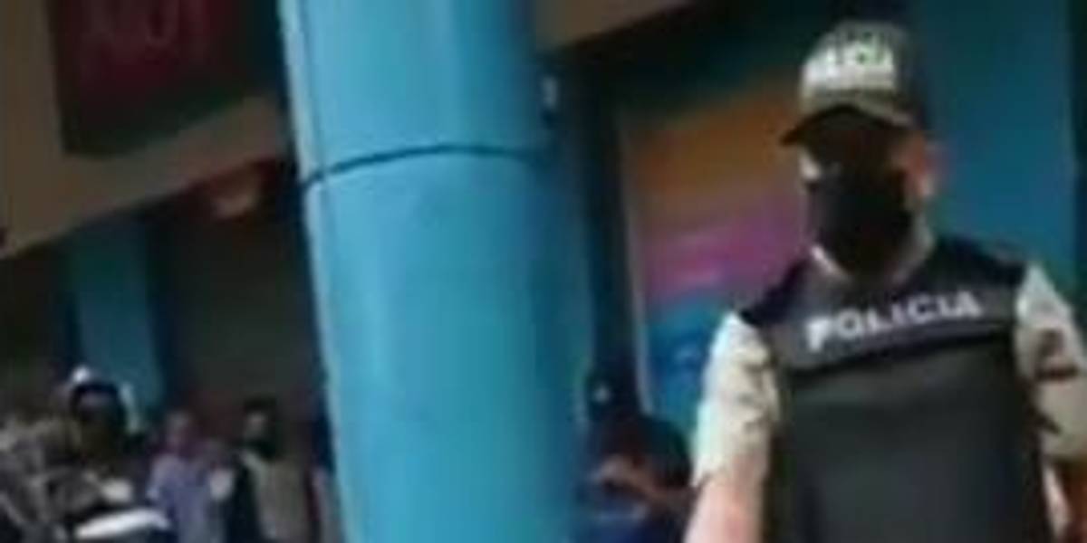 Municipio de Guayaquil se pronuncia sobre altercado en la Bahía con vendedores informales de comida