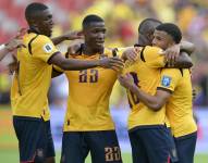 Los jugadores de la selección de Ecuador celebran la victoria ante Venezuela por Eliminatorias