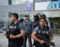La Agencia de Tránsito de Durán, el Cuerpo de Bomberos y otras entidades, fueron intervenidas por la Policía ante la infiltración de la mafia.