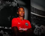 El Eintracht Frankfurt dejará salir a William Pacho en el mercado de verano.
