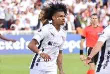 Marco Angulo en un partido con Liga de Quito por Copa Libertadores