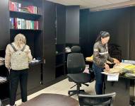 La Fiscalía y Policía ejecutaron allanamientos en oficinas de Guayaquil.