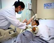 Imagen referencial de médicos del sistema público.