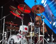Fotografía de archivo fechada el 1 de junio de 2018 del baterista de la banda de rock Foo Fighters, durante una presentación en el festival Rock im Park', en Nuremberg (Alemania).