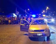 Foto del auto que fue acribillado en la parroquia Roberto Astudillo, en Milagro, la noche del viernes 29 de agosto.