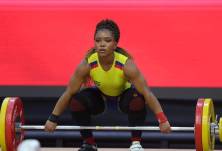 La pesista ecuatoriana, Jessica Palacios, en una competencia de halterofilia