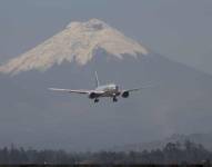 Ceniza del volcán Cotopaxi cae sobre varios sectores de Quito y Mejía