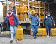 El cilindro de gas, usado como chantaje, se vende hasta en USD 15 en Otavalo.