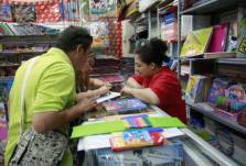La venta de útiles se intensifica por el inicio de clases en la Sierra y Amazonía