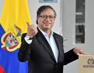 El presidente Gustavo Petro mientras votó hoy, en Bogotá.