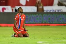 Los fichajes de El Nacional no podrán ser inscritos.