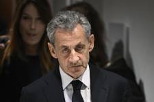 El expresidente de Francia, Nicolas Sarkozy sale de prisión