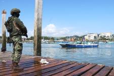 La presencia militar se hace más frecuente con el fin de precautelar la seguridad del país.