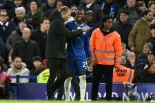 Moisés Caicedo salió expulsado ante el Arsenal por la Premier League