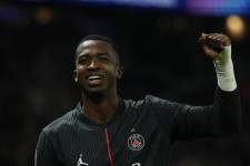 Willian Pacho, del PSG, en una imagen de archivo cuando su equipo venció al Tottenham en la Champions.