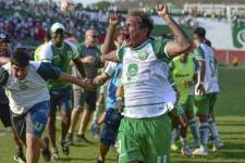 Luis Macías intentará el ascenso con Liga de Portoviejo en este 2025.