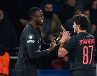 Willian Pacho celebra su gol con el París Saint-Germain contra el Tottenham por la quinta jornada de la fase inicial de la Champions League