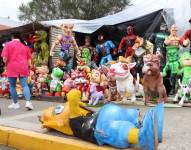 Miércoles 27 de diciembre de 2023. Venta de monigotes en Quito.