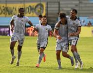 Jugadores de Aucas celebran el triunfo ante Delfín por el segundo hexagonal de la LigaPro