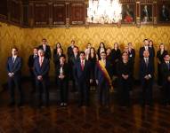 Daniel Noboa junto a sus ministros en la primera foto oficial del Gabinete.