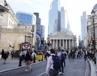 Los usuarios deben caminar largas distancias debido a la falta del servicio.