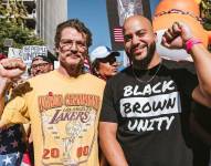 Pedro Pascal junto a Isaac G. Bryan