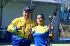 Blanca Rodrigo y su entrenador, Yoaner Caballero, en los Juegos Panamericanos Junior Asunción 2025