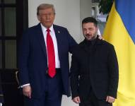 Fotografía de archivo, tomada el pasado 18 de agosto, del presidente de EE.UU., Donald Trump, junto a su homólogo de Ucrania, Volodímir Zelenski, en la Casa Blanca, en Washington DC