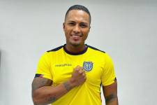 Antonio Valencia, leyenda del fútbol ecuatoriano.